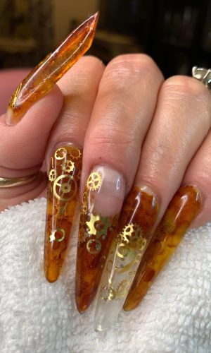 about custom press on nails
